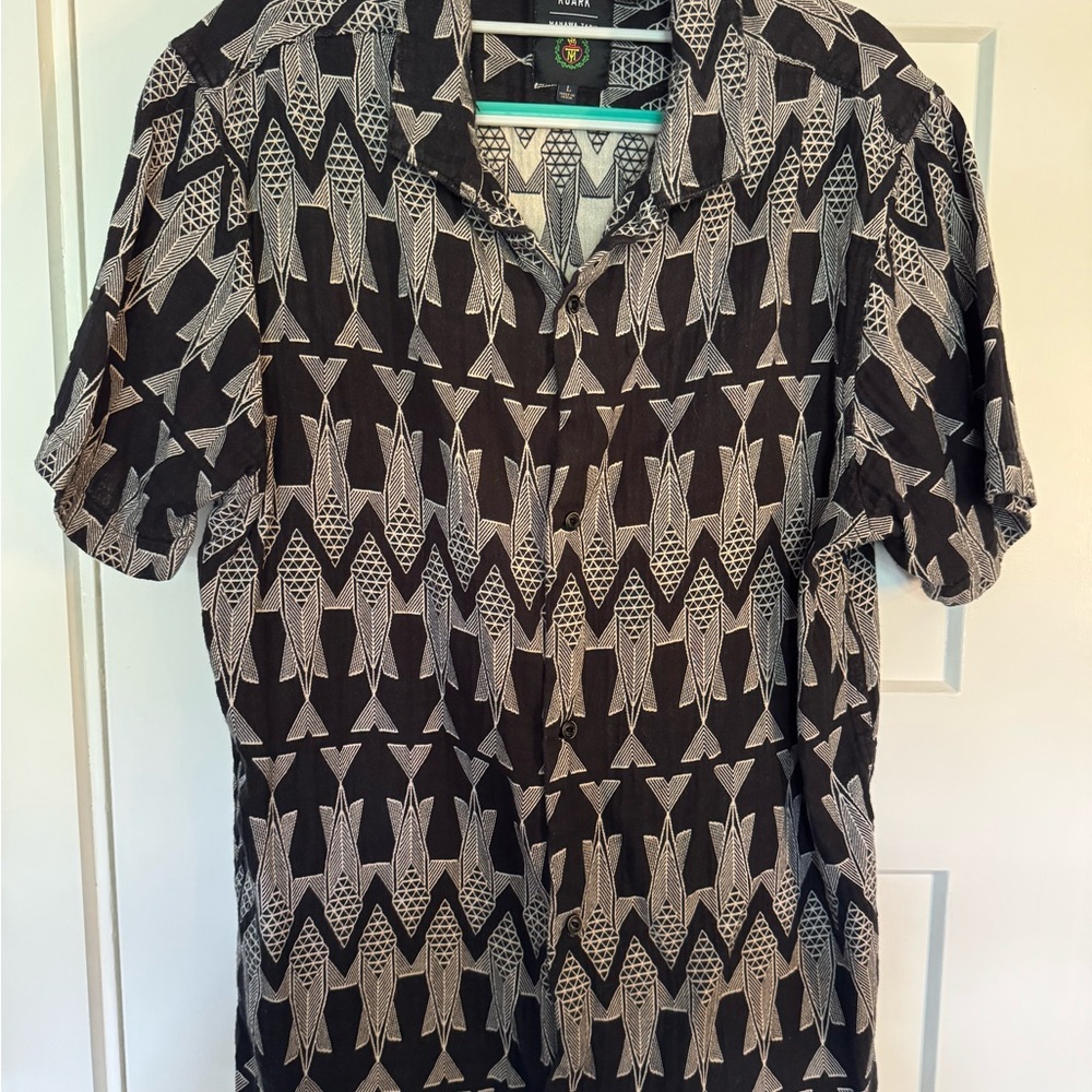 Roark Manawa Tapu Woven Shirt Large Fish Print Camp Shirt Black Short Sleeve
